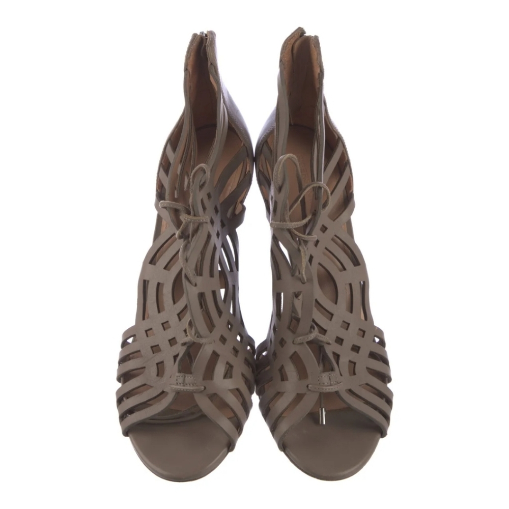 Sigerson Morrison Beige Leather Lasercut Accents‎ Sandals Size 11 B